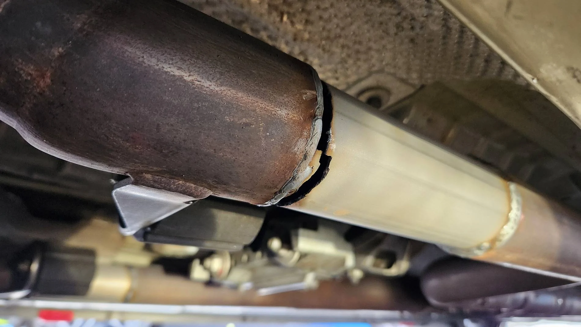 Cracked Exhaust_Driver.webp