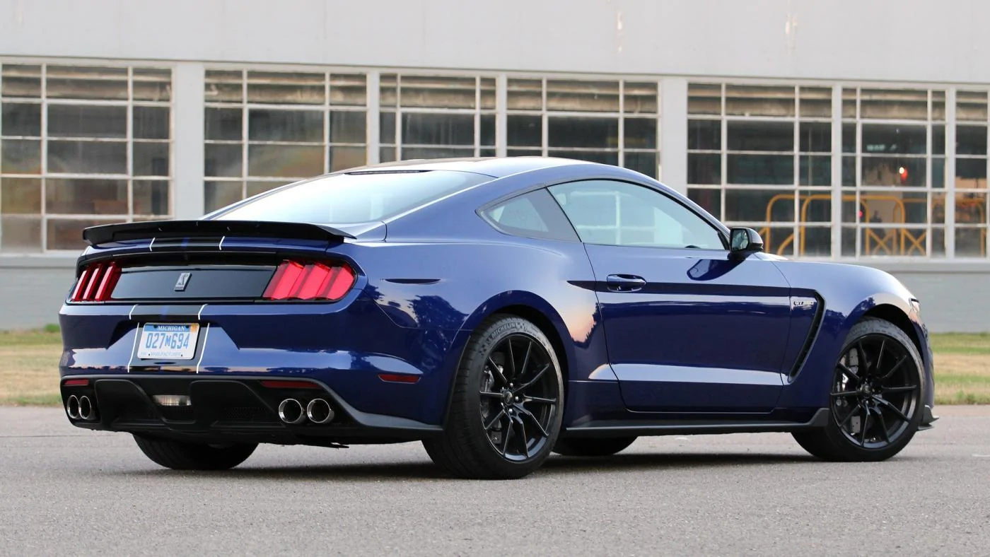 Ford-Mustang_Shelby_GT350_mp8_pic_166263.webp