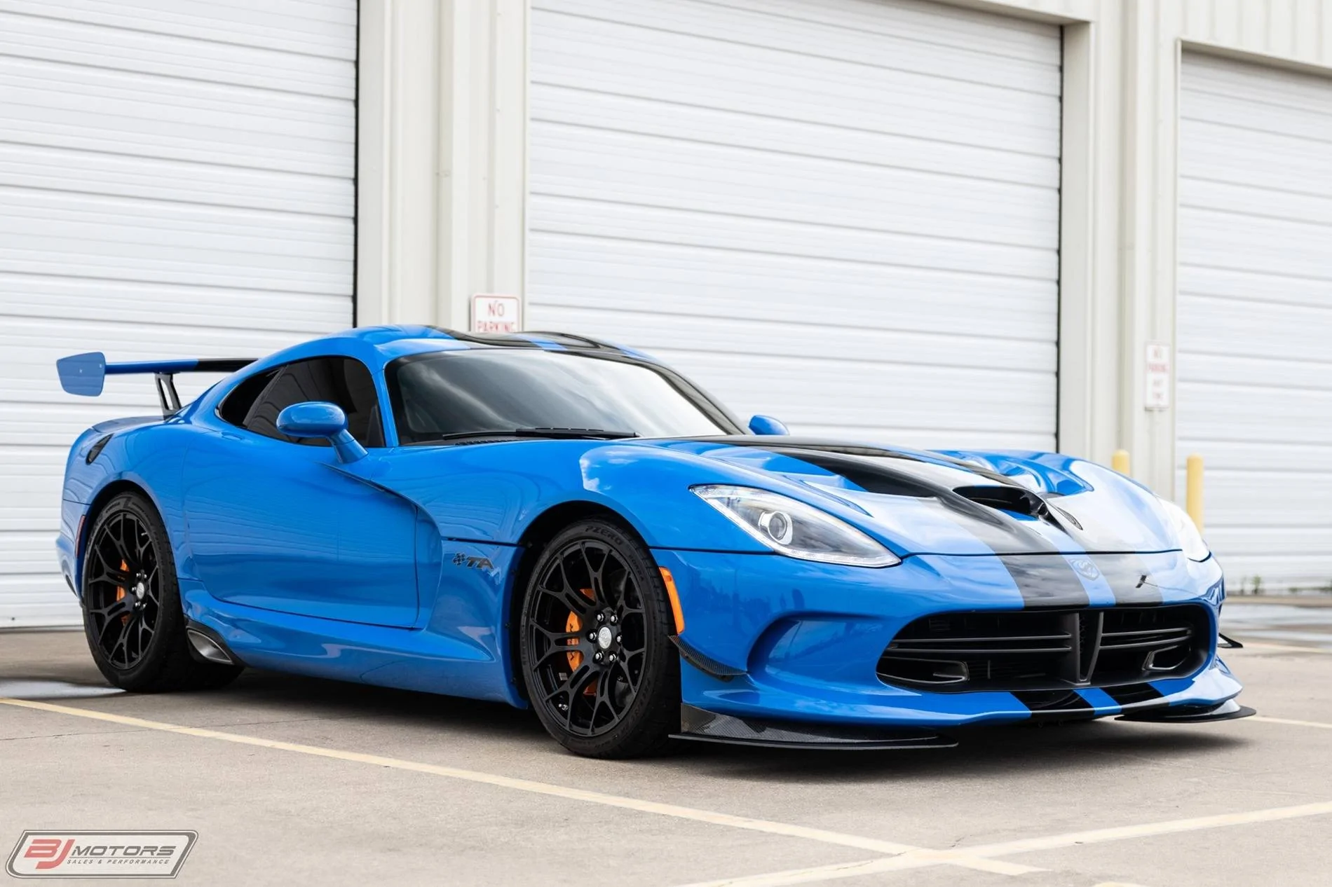 Used-2017-Dodge-Viper-GTC-TA-20.webp