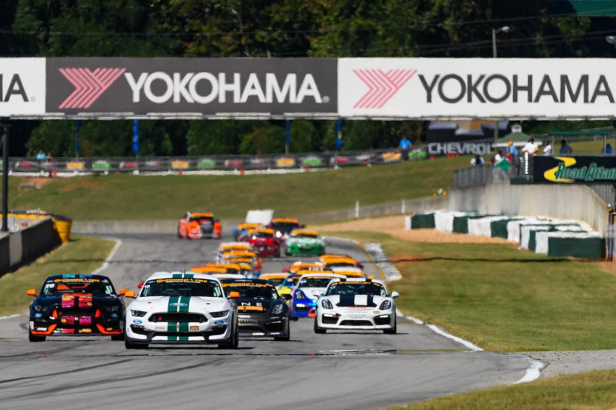 Shelby GT350R-C Championship Johnson & Maxwell-2.webp