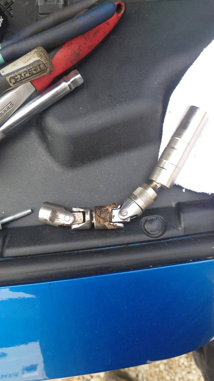 spark plug socket.jpg