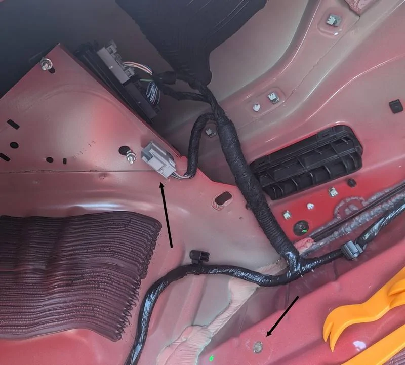 Subwoofer plug.webp