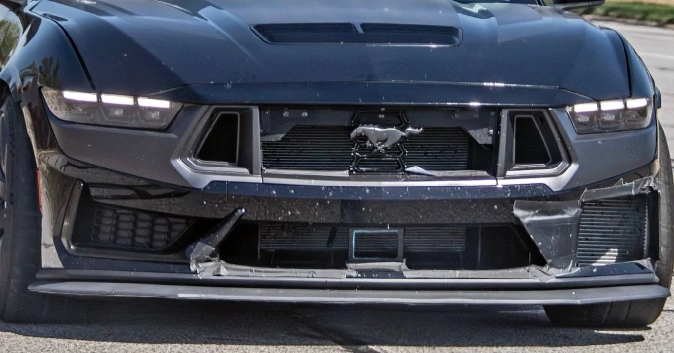 2026-Ford-Mustang-Shelby-GT500-S650-Prototype-Spy-Shots-April-2025-Exterior-007.webp