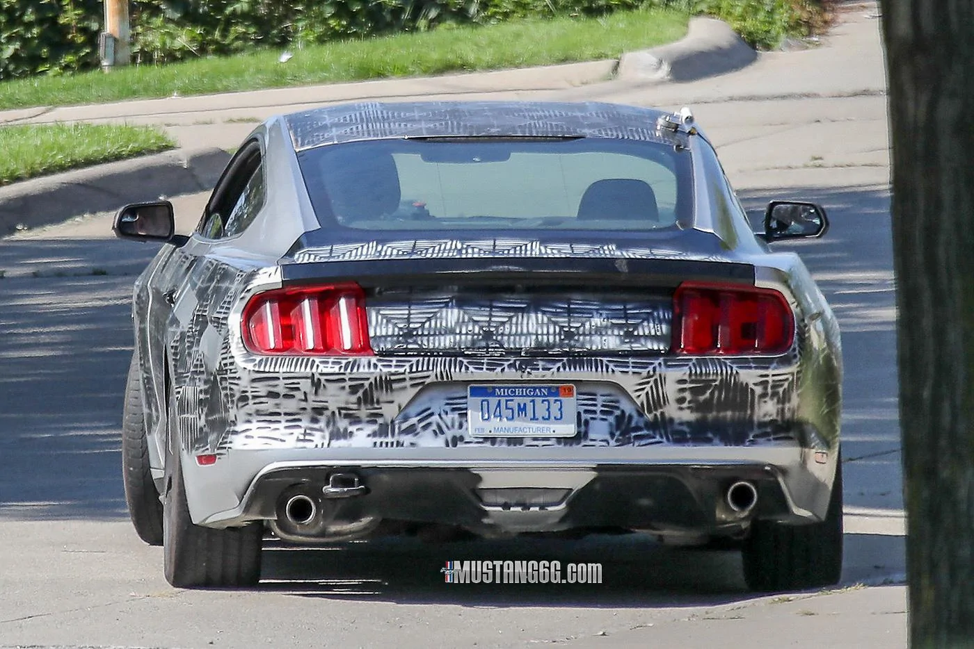 2018-Mustang-Hood-Bump-11.webp