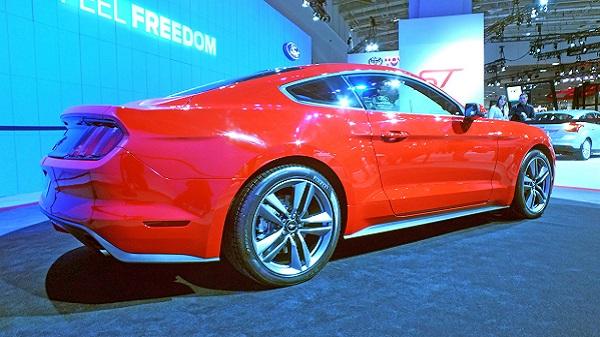 2015_Ford_Mustang_Side_Profile.jpg