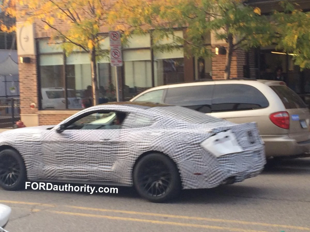 2018-Ford-Mustang-spy-shots-002.webp