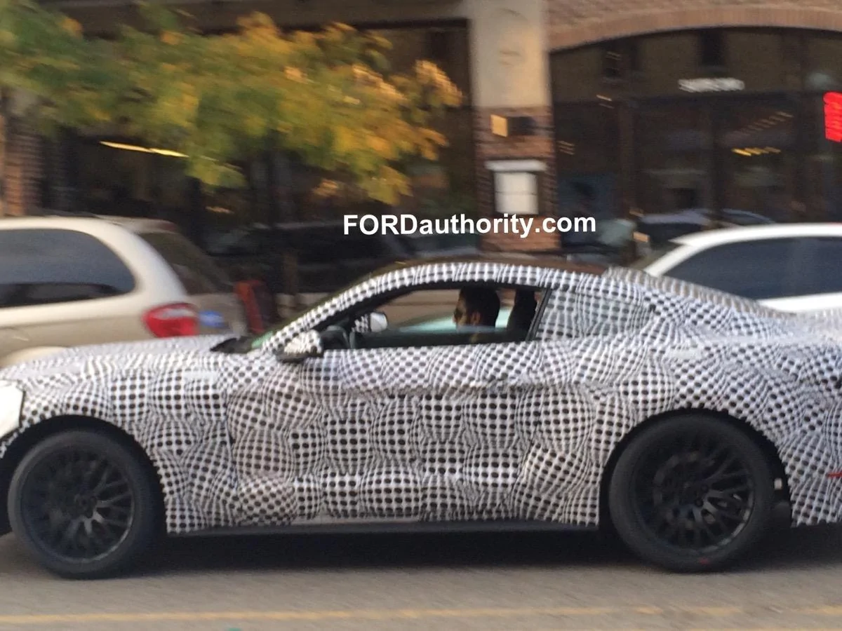 2018-Ford-Mustang-spy-shots-003.webp