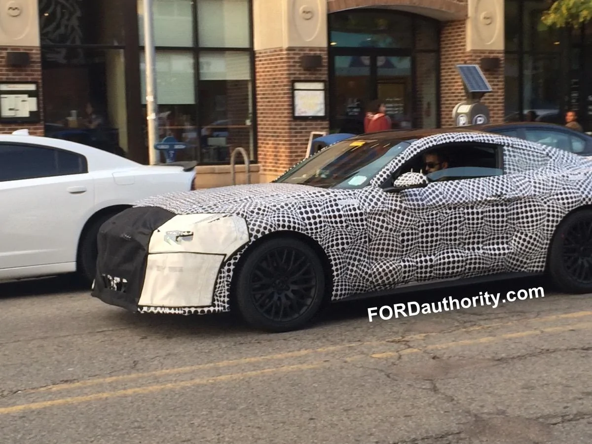 2018-Ford-Mustang-spy-shots-0041.webp