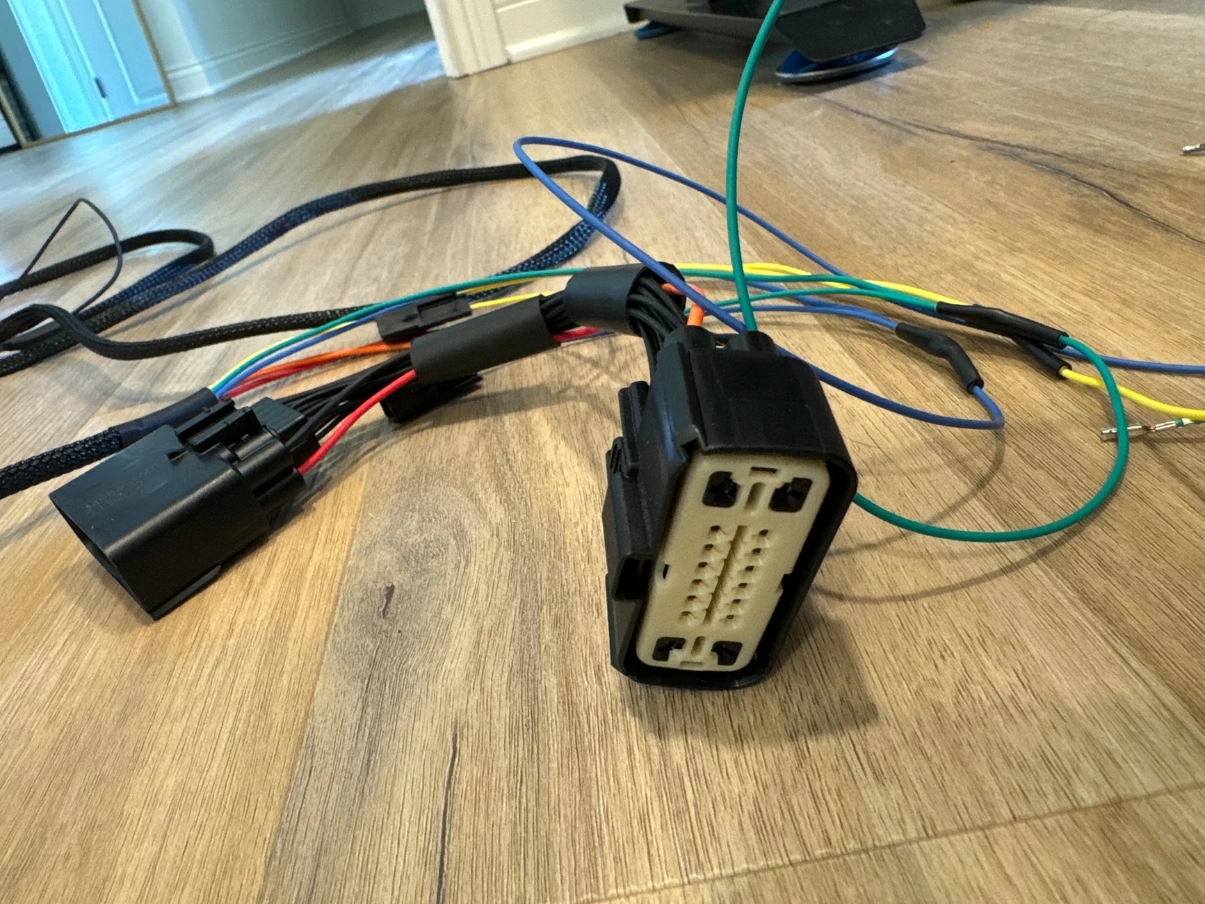 Orange wire connector.webp