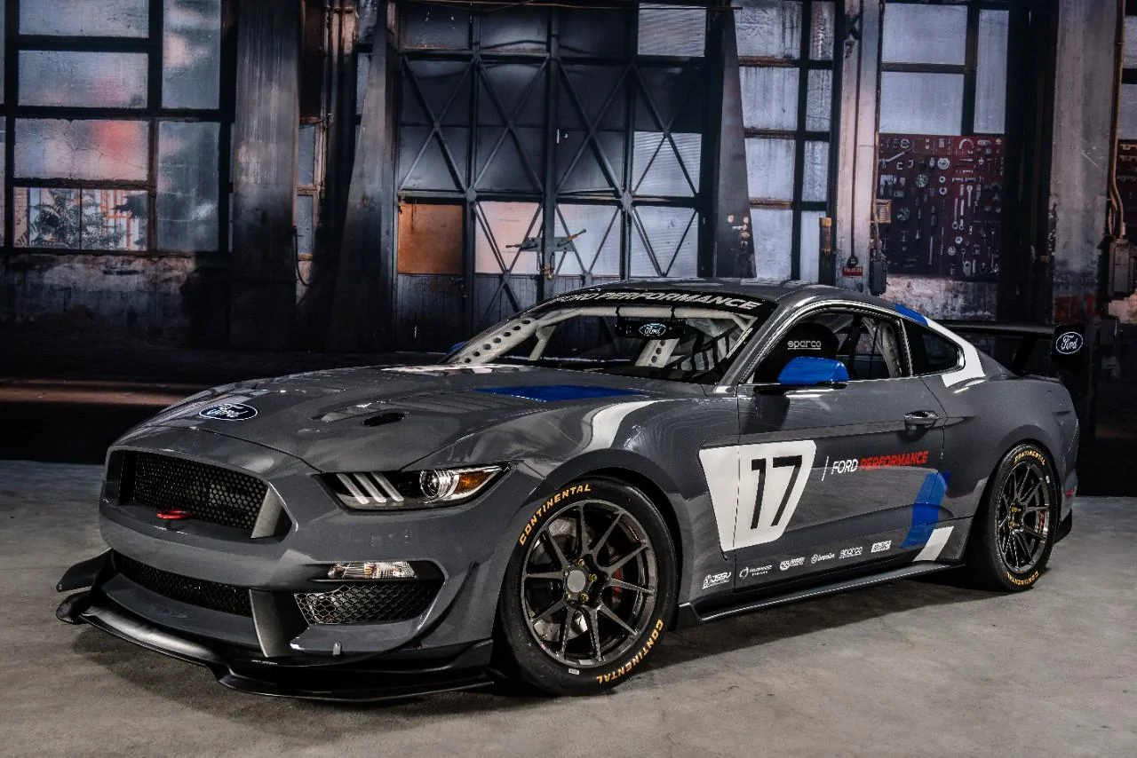 Mustang-GT350R-C4-Ford-Performance-4.webp