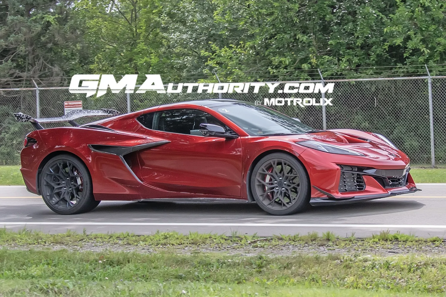 2025-chevrolet-corvette-c8-zr1-coupe-red-mist-metallic-tintcoat-gph-prototype-spy-shots-augus...webp