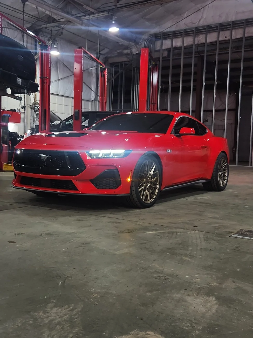 2814701-1-2024-mustang-ford-gt-premium-stock-stock-niche-gamma-bronze.webp