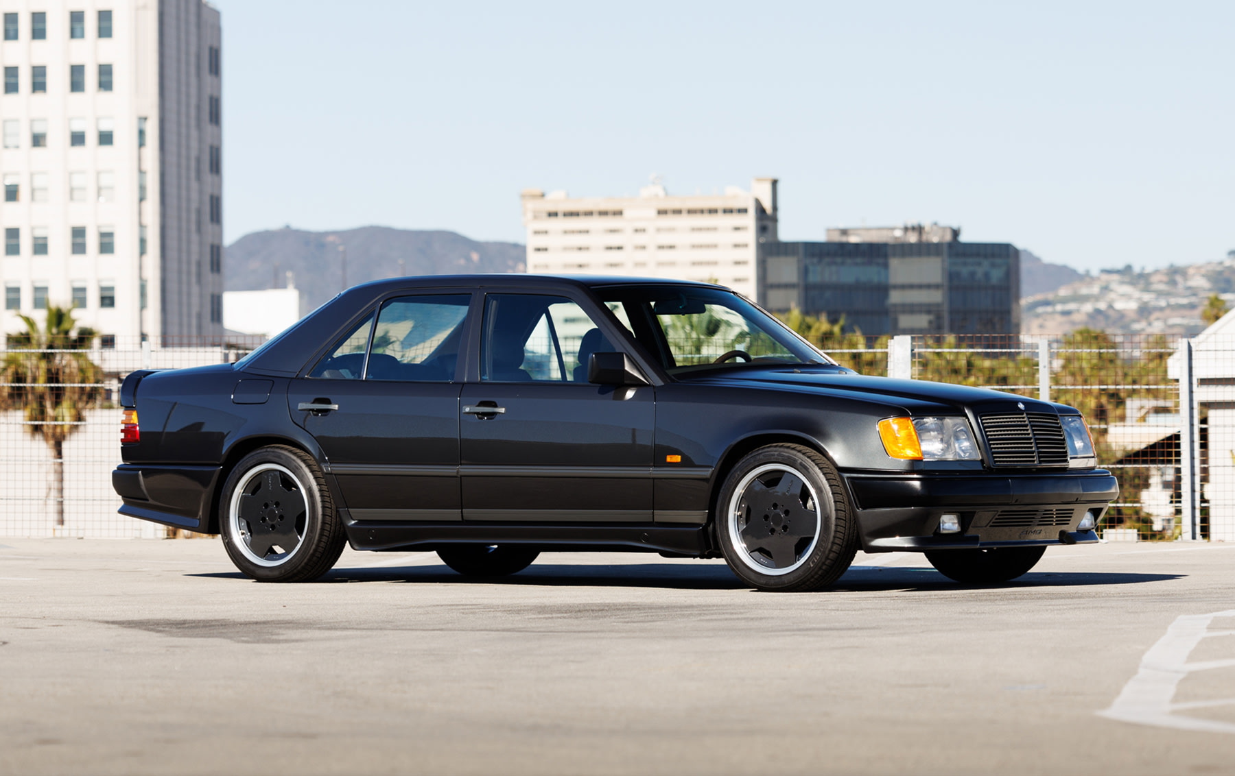 1988_Mercedes-Benz_AMG_Hammer_Sedan_1_yazxlq.jpg