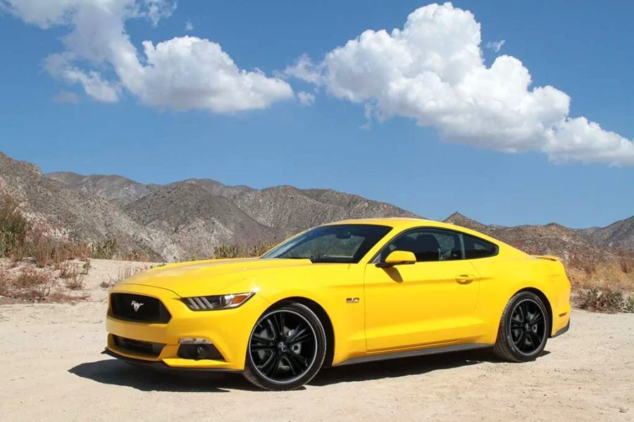 2015-Ford-Mustang-GT-side-3-4-hills.webp
