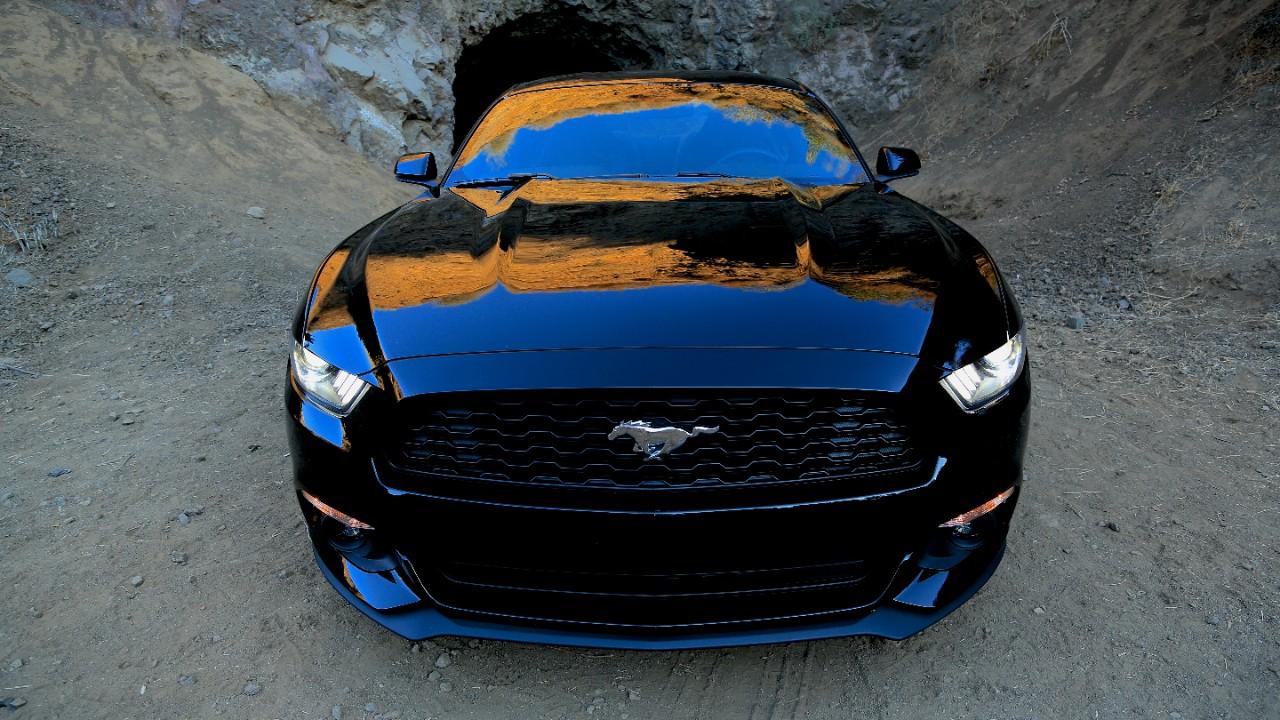 mustang-batcave-016.jpg