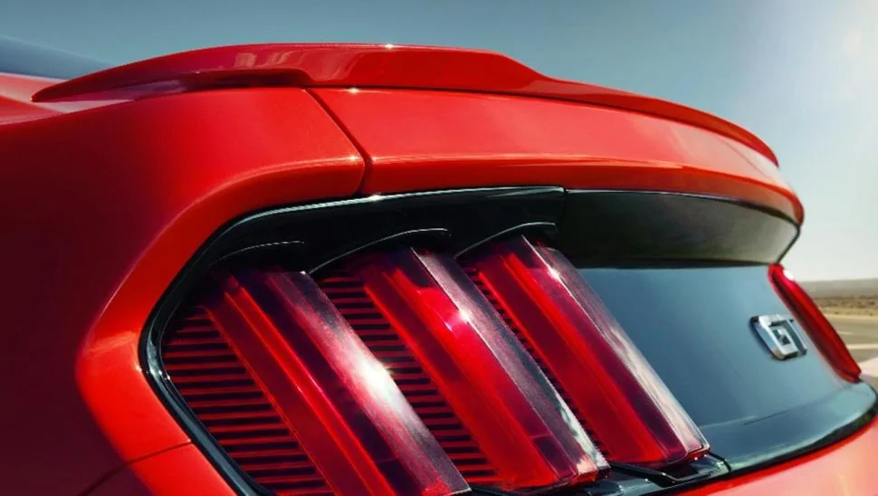 2015-ford-mustang-spoiler-macro-b-970x548-c.webp