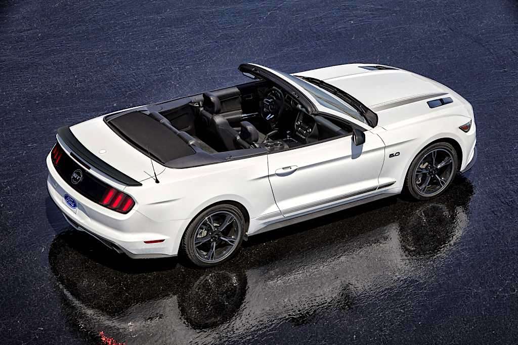2016 Mustang Convertible.jpg
