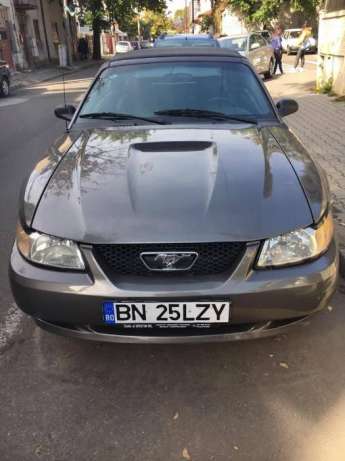 2004  Ford Mustang.jpg