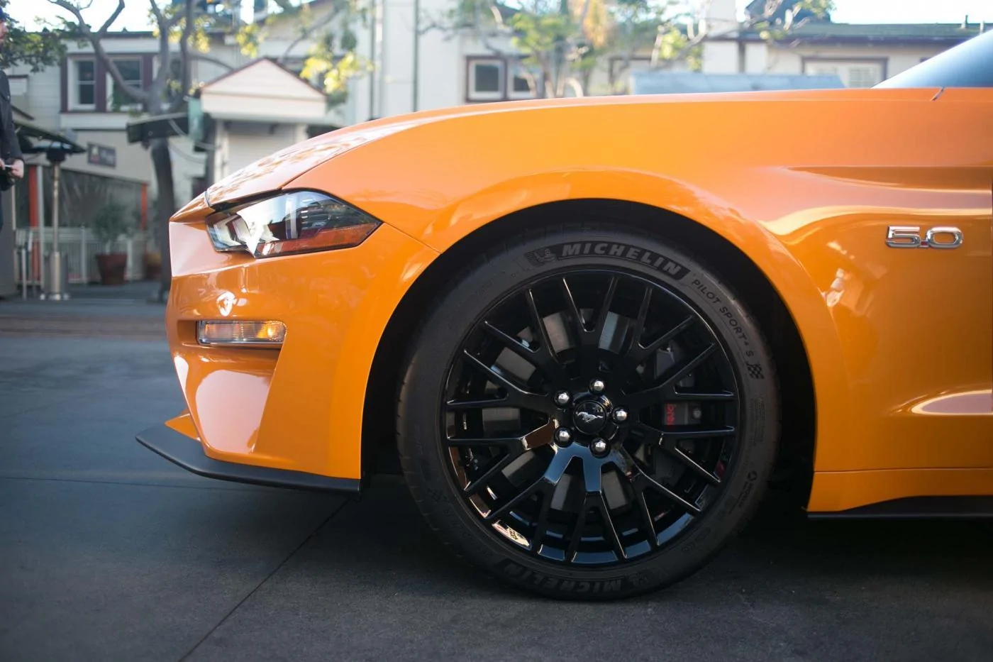 2018-Ford-Mustang-GT-V8-Performance-Pack-wheels.webp