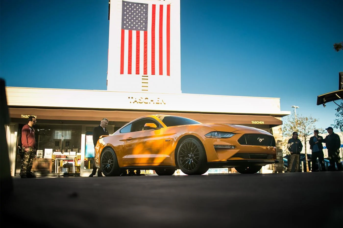 2018-Ford-Mustang-GT-V8-Performance-Pack-front-three-quarter.webp