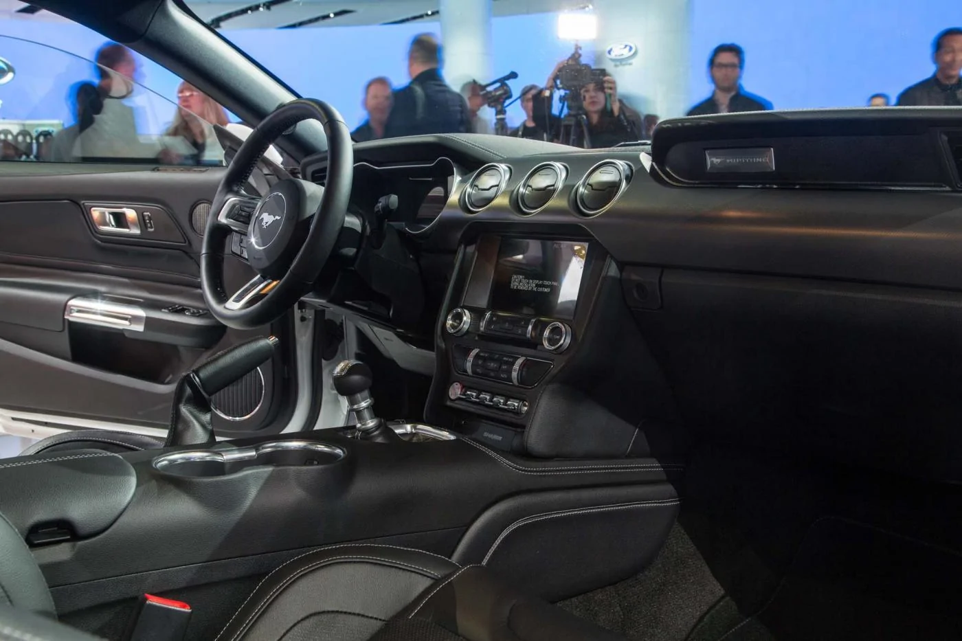 2018-Mustang-Interior-2.webp