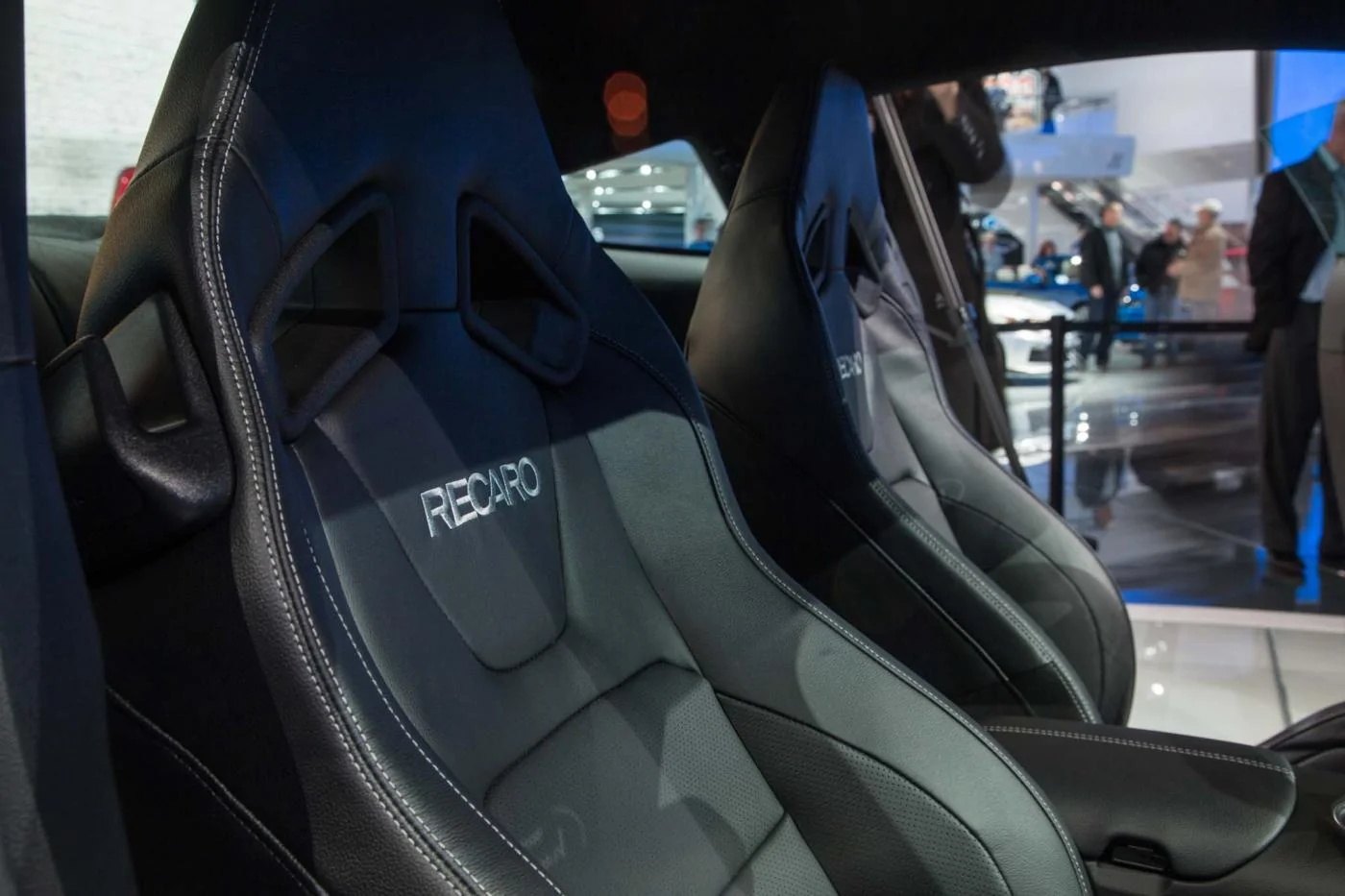 2018-Mustang-Interior-5.webp