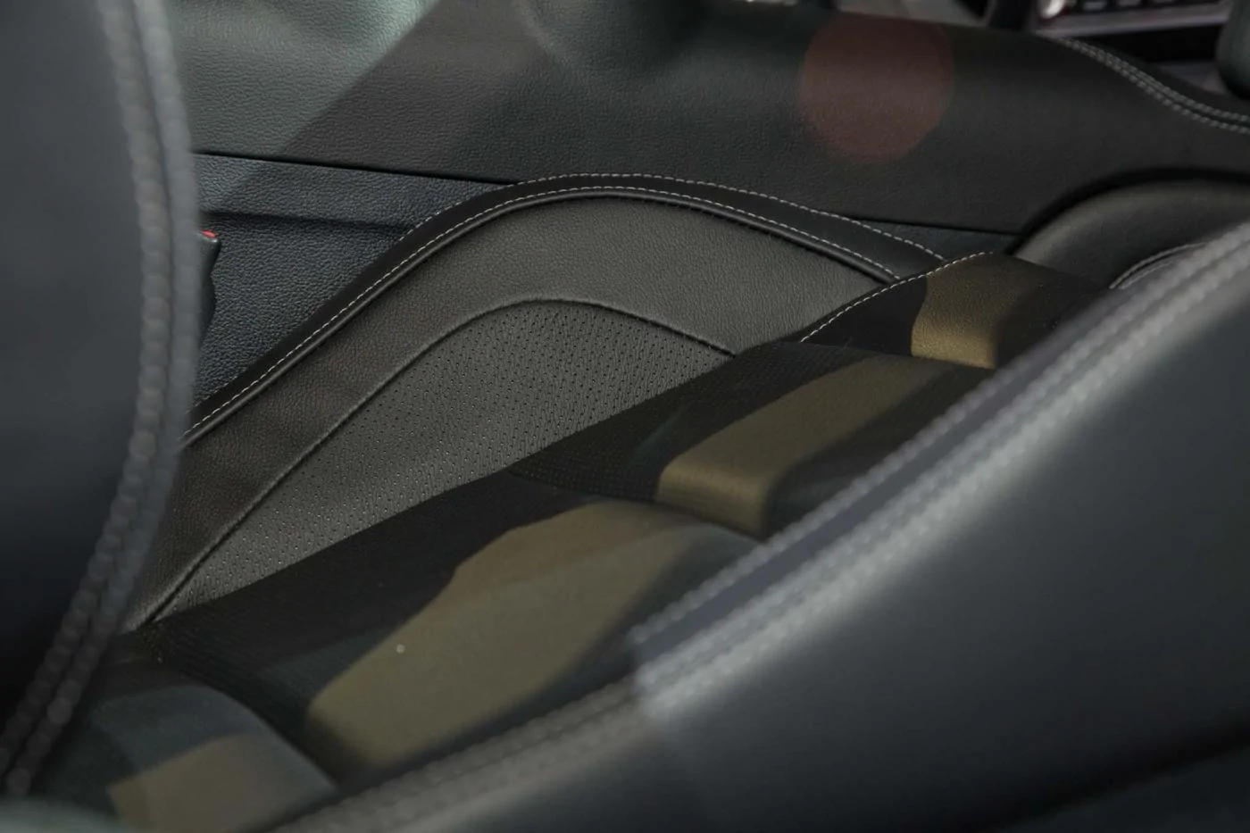 2018-Mustang-Interior-11.webp