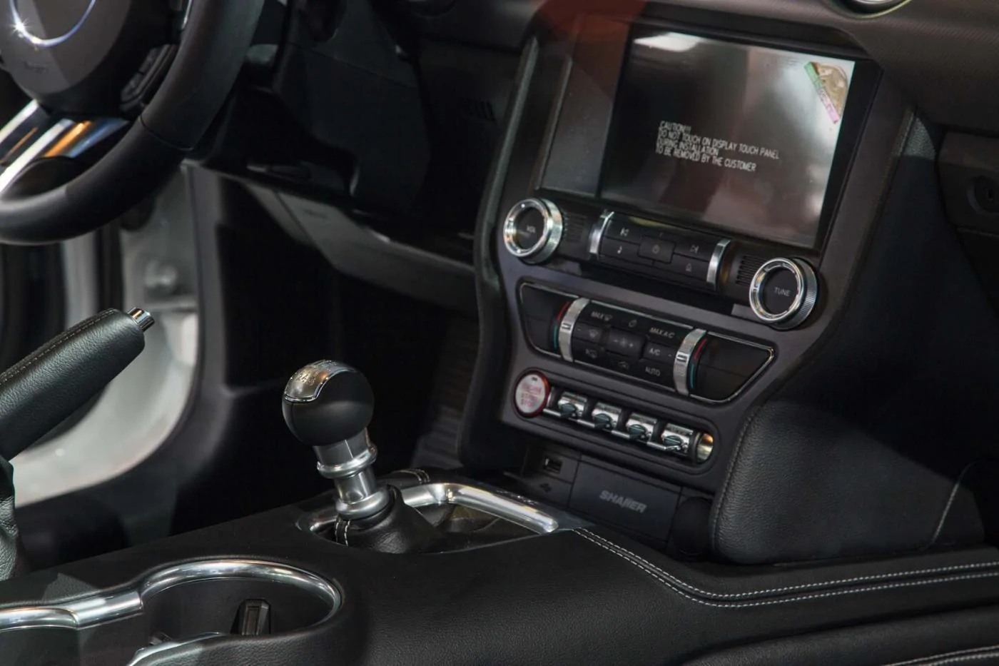 2018-Mustang-Interior-12.webp