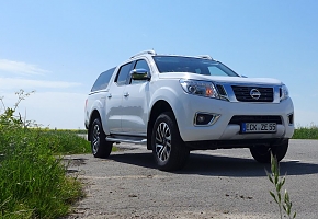 alois buecker elena bücker nissan navara tekna twin turbo automatik road ranger hardtop 51.JPG