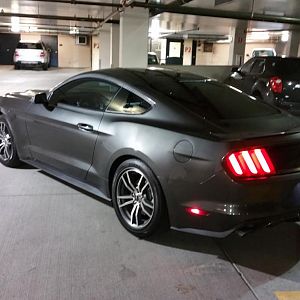 Tint 35% side windows, 15% rear window