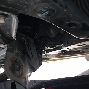 minimal oil on access flap