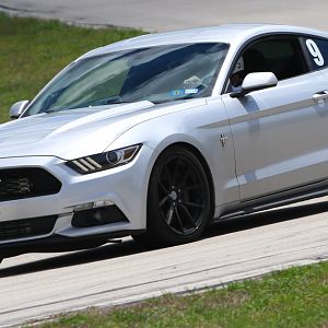 stang on track