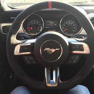 GT350R steering wheel