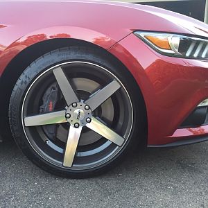 TSW "Sochi" 20x10 on 275/35 Michie PSS. Square setup.