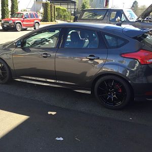2015 Focus ST - Magnetic 
ST3 package w/Mountune Short Shift Kit, Enkei TS9 wheels w/Michelin PSS, Upgraded pads. 

Named "Little Rhino"