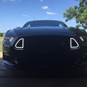 RTR upper and lower grille with lights