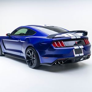 C2C Carbon GT350R in MAD Industries Studio