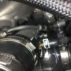 Oil inlet line