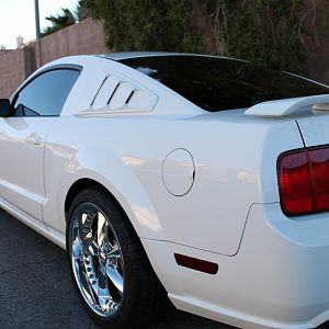 Mustang Quarter